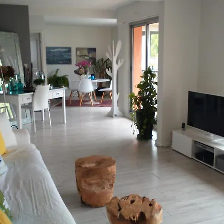 Confortable T3 Sur Balcon A 5 Mn Du Centre Bayonne